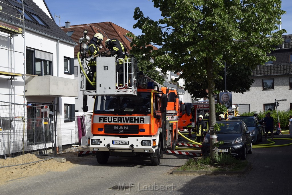 Feuer 2 Dachstuhl Koeln Dellbrueck Von der Leyen Str P003.JPG - Miklos Laubert